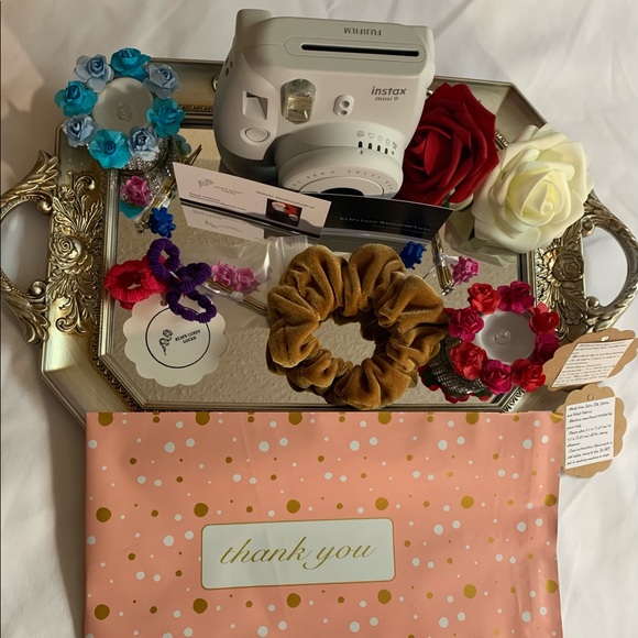 @klmsluxeylocks Handmade Hair Scrunchies $6 $8 $15 $30(support small businesses) - Picture 6 of 17